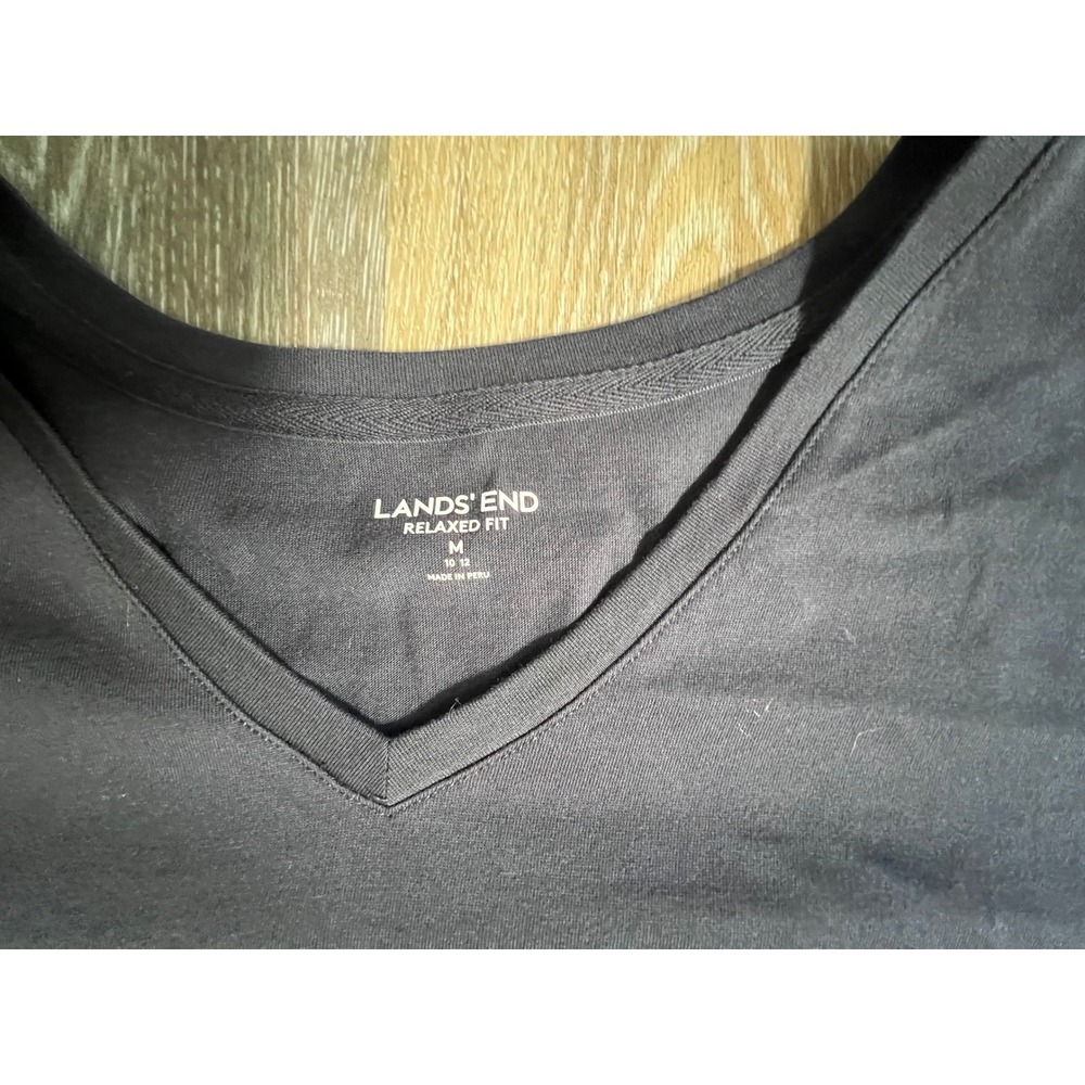 Lands End T-Shirt Womens Medium Black Excellent Relaxed Fit V-Neck Short Sleeve - Picture 2 of 6